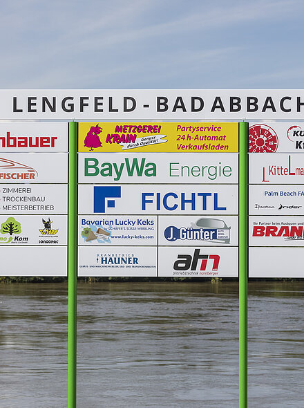 Markt Bad Abbach Industriegebiet Lengfeld-Bad Abbach Firmenschilder Foto: altrofoto.de