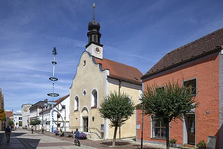 Außenansicht der Marktkirche St. Christophorus in Bad Abbach