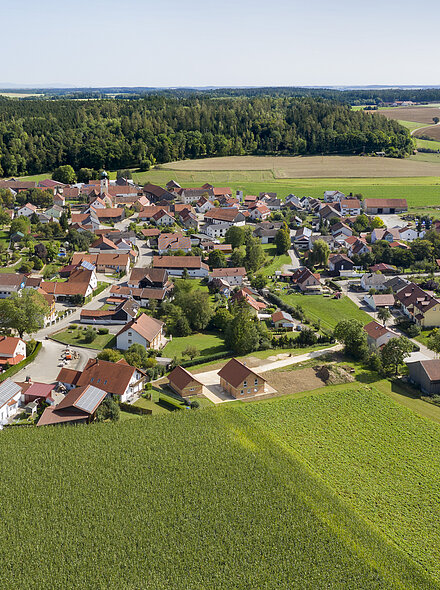 Luftaufnahme des Bad Abbacher Ortsteiles Dünzling
