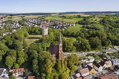 Luftaufnahme Burgberg mit Heinrichsturm und Kirche St. Nikolaus