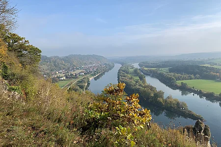 Ausblick von den Oberndorfer Hängen im Herbst auf die Donau