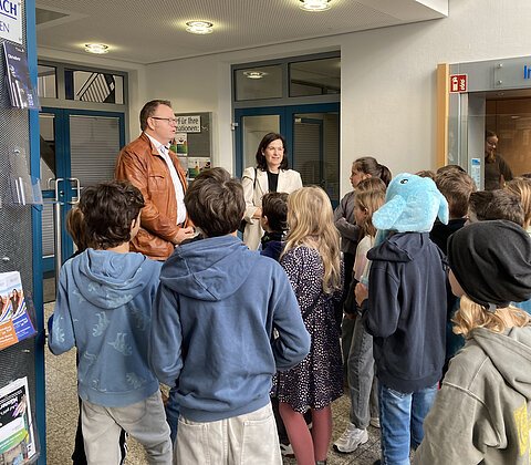 HSU im Rathaus 4. Klassen der Angrüner Grundschule Bad Abbach im Rahmen des Heimat- und Sachkundeunterrichtes