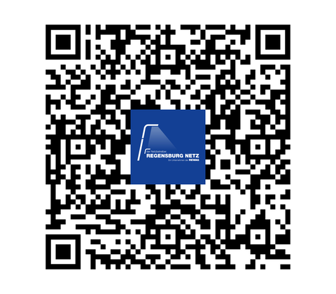 QR-Code mit blauem Logo und Text „Regensburg Netz, ein Unternehmen der REWAG“ in der Mitte