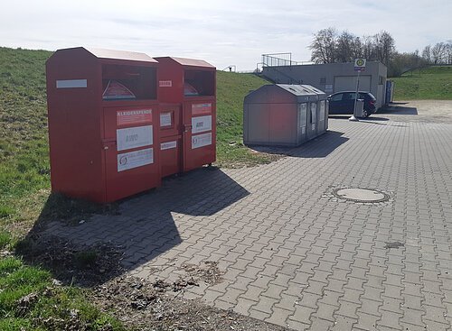 Glascontainer Poikam beim Pumpwerk Glascontainer Poikam beim Pumpwerk