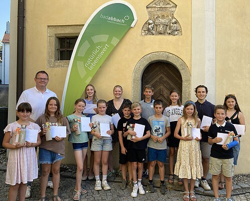 Ehrung Einserschülerinnen und -schüler 2026 Gruppenfoto der geehrten Einserschülerinnen und Einserschüler im Jahr 2026 aus Bad Abbach