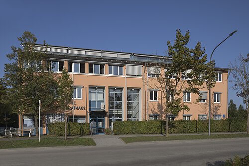 Außenansicht des Rathauses in Bad Abbach