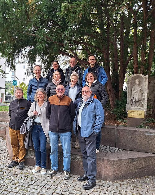 Partnerschaftskomitees aus Bad Abbach und Charbonnieres-les-Bains beim Treffen Die beiden Partnerschaftskomitees aus Bad Abbach und Charbonnieres-les-Bains beim Treffen auf halber Strecke (mi-chemin)